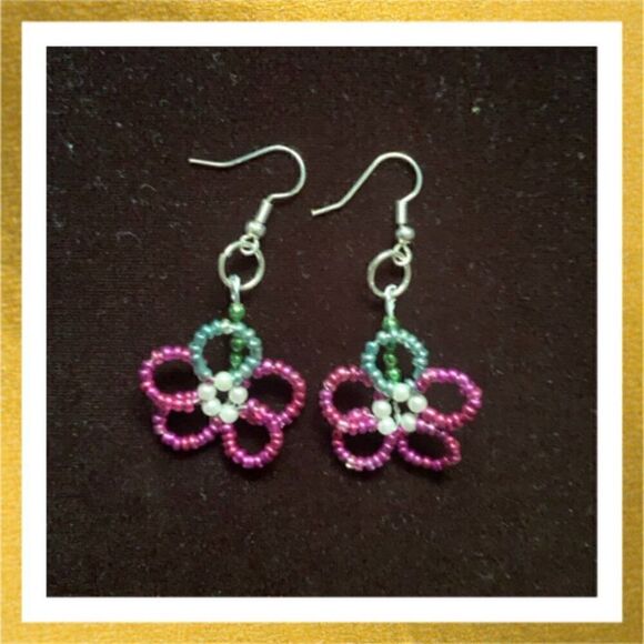 3/$20 Hand Crafted BEADED Dangle HANDMADE Flower EARRINGS - Picture 1 of 1